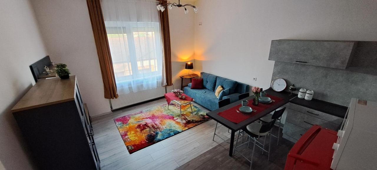 Napraforgo Apartman Διαμέρισμα Σέγκεντ Εξωτερικό φωτογραφία